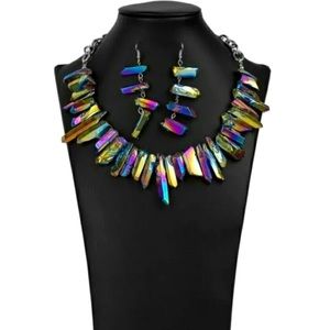 Charismatic Zi collection necklace with earrings